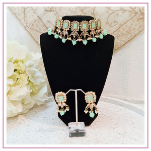 SARSHA Necklace Set in Mint